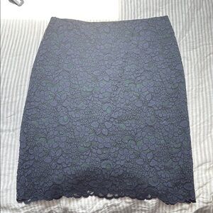 Elegant Tory Burch Lace Pencil Skirt - Navy Blue with green lining  size 10